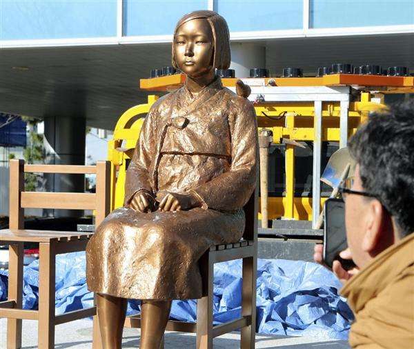 釜山市東区、日本総領事館前に慰安婦像設置を許可　31日夜に除幕式を計画