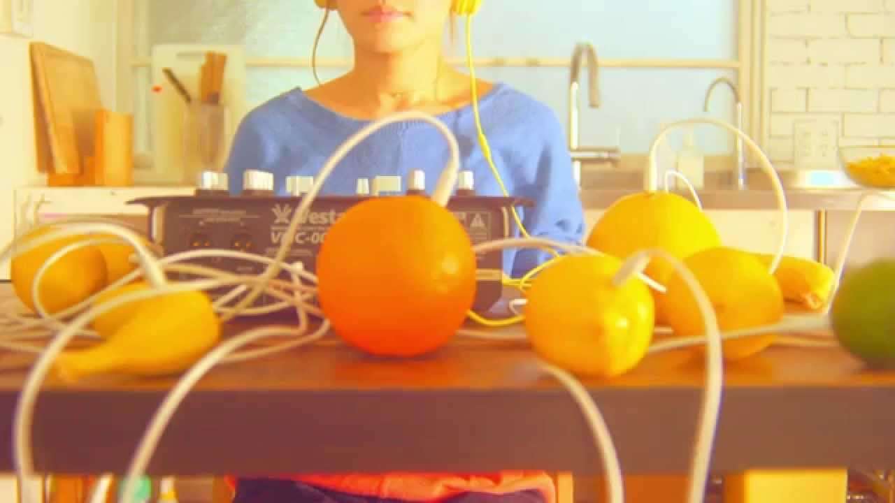 NakamuraEmi - チクッ from NIPPONNO ONNAWO UTAU vol.3 MV - YouTube