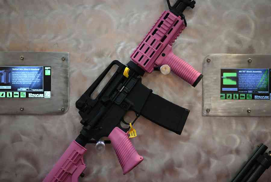 米銃器業界、カラフルな銃で6歳からの子ども市場に照準
