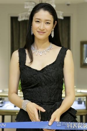 嫌われ女優・小雪がフジ主演で「炎上発言が蒸し返される!?」 裏は木村拓哉で