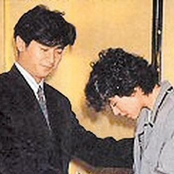 近藤真彦と中森明菜の謎の緊急会見　自殺未遂の後の「金屏風事件」とは？ - NAVER まとめ