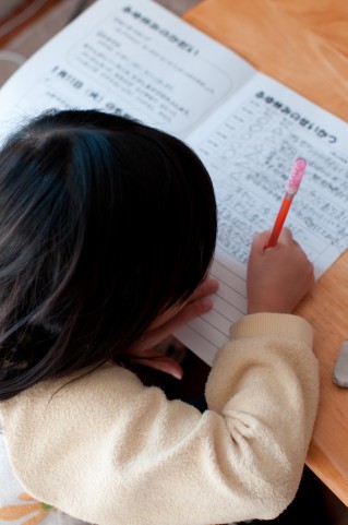 シングルマザー必見！母子家庭を支援する手当と助成金制度まとめ