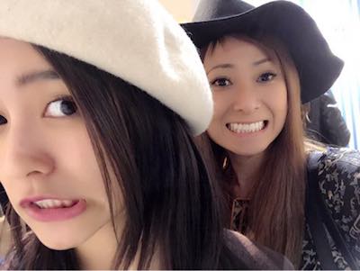 岡田圭右、妻の