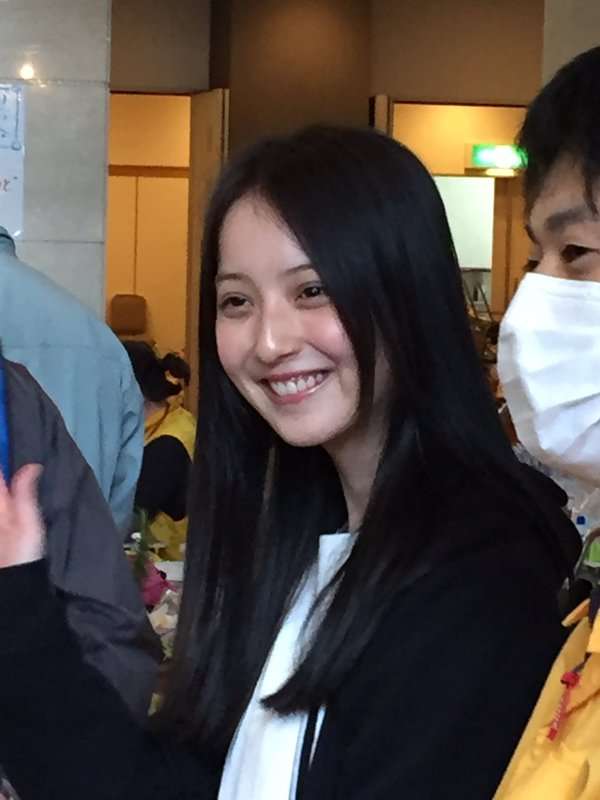 平行二重の目ってそんなにいいですか?