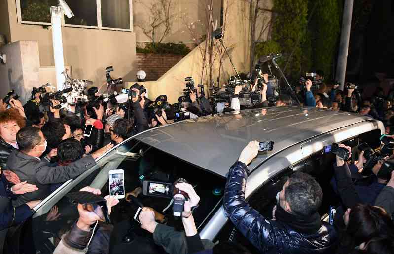 ASKAが「訴えてやる!」ベンツ破損の「容疑者」は5人
