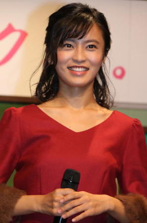 小島瑠璃子が受験生の前で漢字を間違える失態…報道陣ざわつく (2016年12月12日掲載) - ライブドアニュース