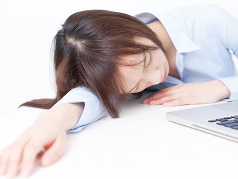 “疲れやすい人”の食事の特徴…糖質制限、朝食を抜く、早食いなど