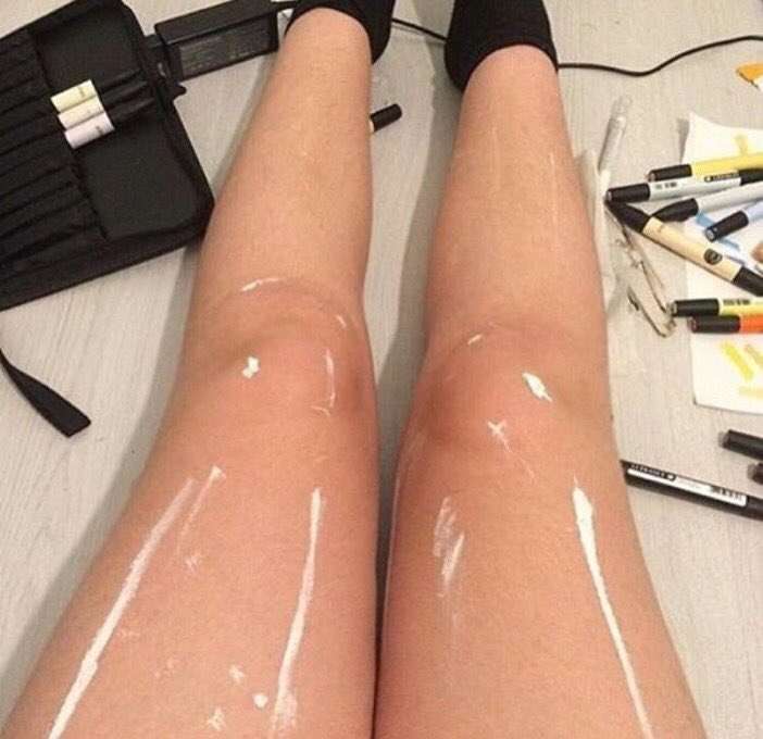油でテカってるの？ それとも絵の具？　さあどっち（画像）