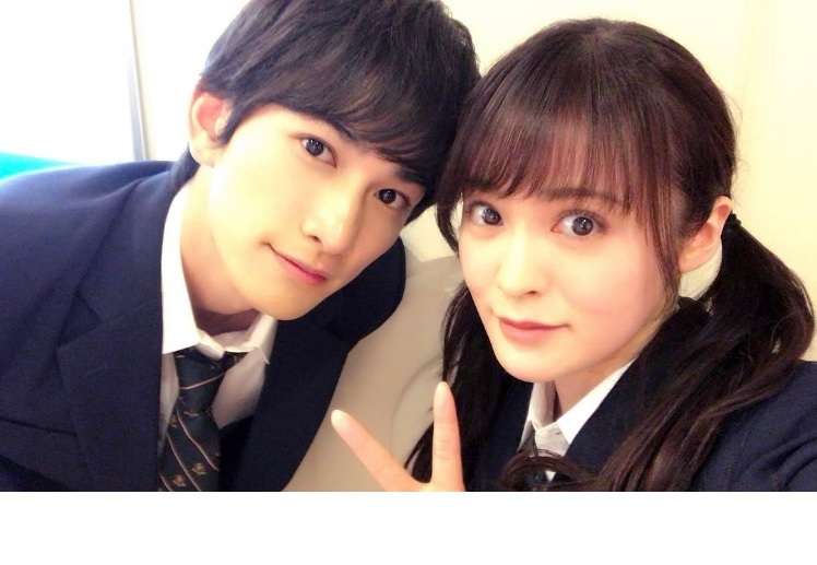 貫地谷しほり&町田啓太 制服2ショットに違和感なし 「お似合いすぎる」