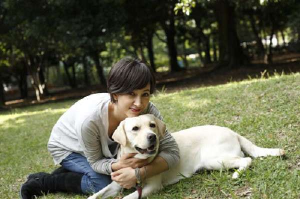 芸能人と動物の写真