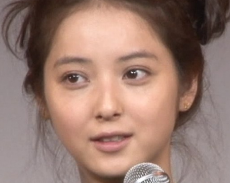 好きな女優さんの写真を貼ると、メイク方法を教えてもらえるトピ