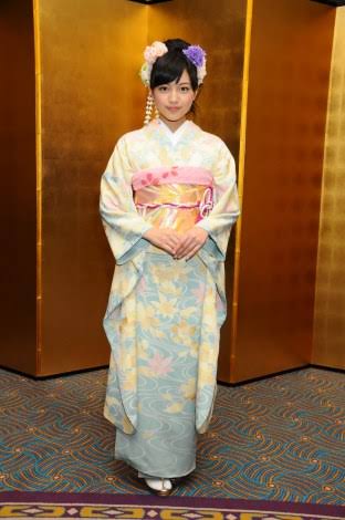 着物姿の有名人の画像を貼るトピ