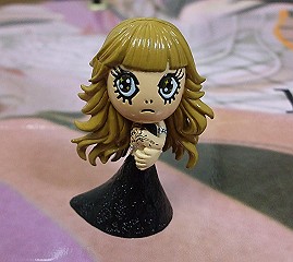 思わず二度見!? 浜崎あゆみ、限界ギリギリの肌出しショット公開で「セクスィ連発」「肌がぷるぷる！」