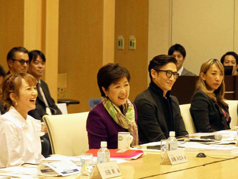 高橋みなみ、伊勢谷友介らが小池都知事と意見交換 - 社会 : 日刊スポーツ