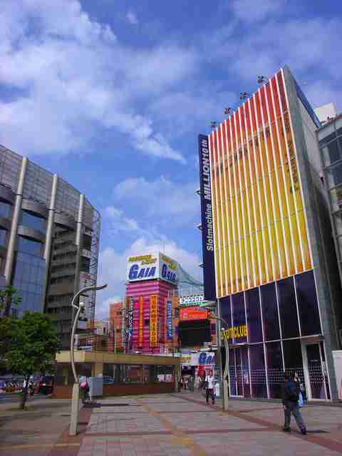 全国のパチンコ店が遂に一万店舗を割る。止まらない店舗減少の流れ