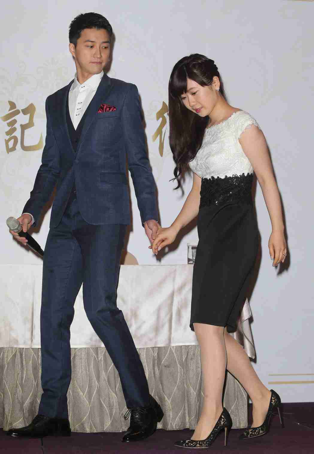 福原愛さんが結婚会見「夫の居場所が私の居場所」