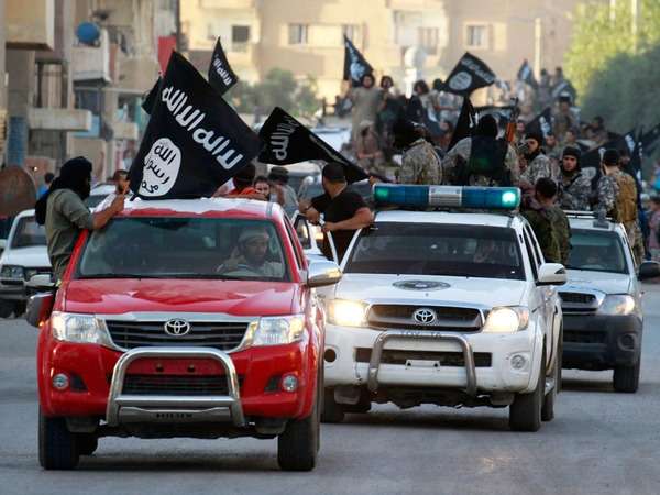 海外反応！　I LOVE JAPAN　 : アメリカ「おいトヨタ、なんでISISの連中は皆トヨタ車に乗ってる？説明しろ！」　海外の反応。