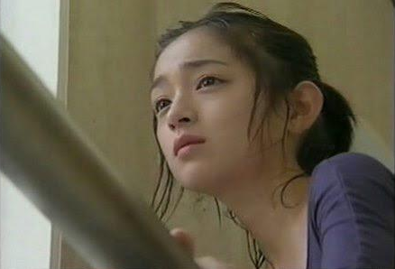 思わず二度見!? 浜崎あゆみ、限界ギリギリの肌出しショット公開で「セクスィ連発」「肌がぷるぷる！」