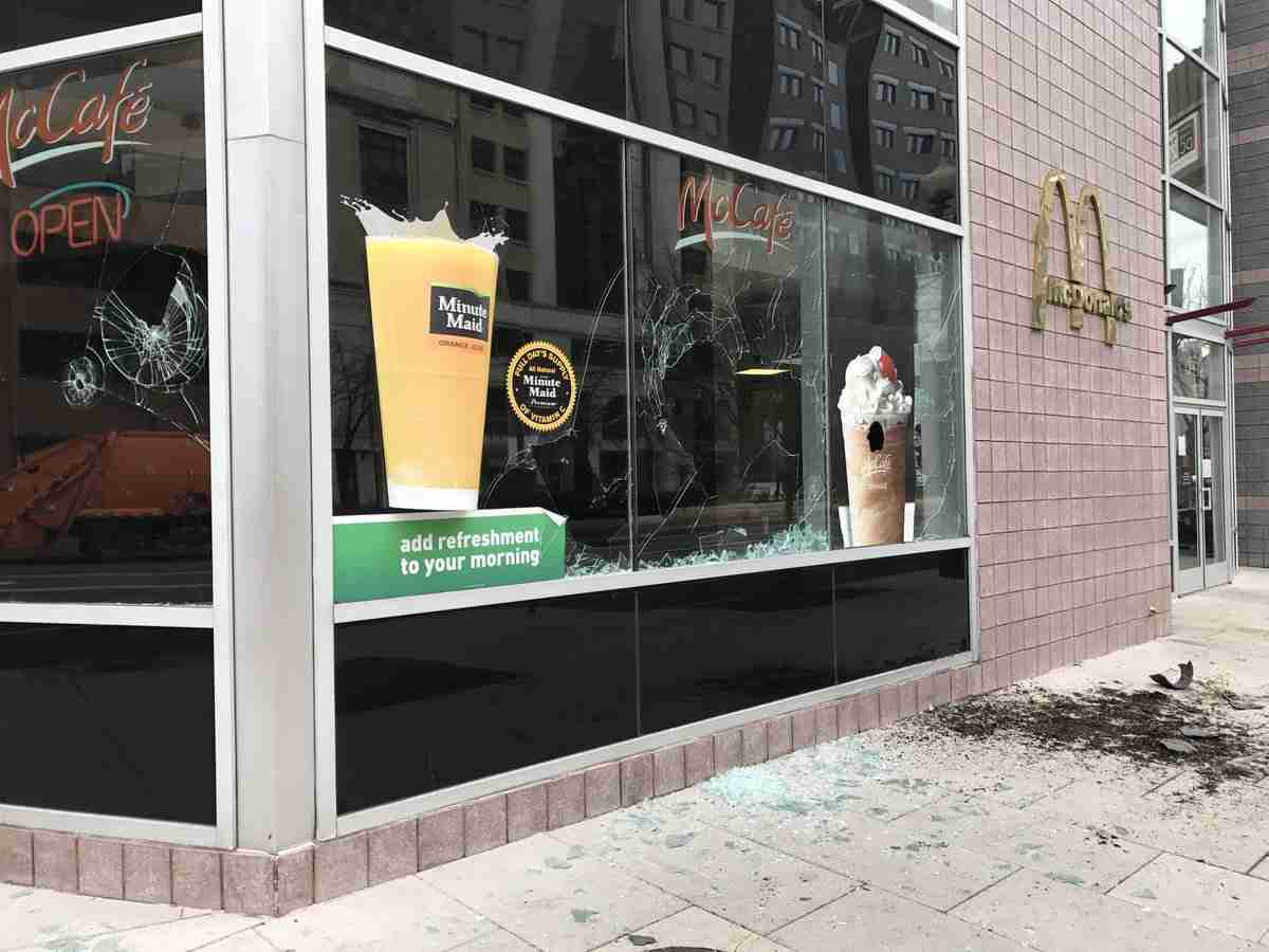 トランプ大統領の就任式 抗議デモ暴徒化、217人逮捕