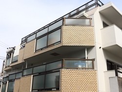 バルコニーでの喫煙は不法行為 被告に慰謝料支払命令 [マンション管理] All About