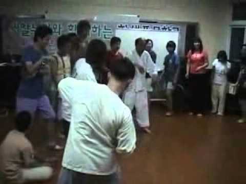 転載  【韓国】 病身舞 - 朝鮮学校編 - YouTube