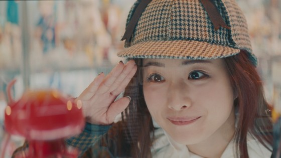 石原さとみ、サブカルの聖地でキュートな探偵スタイル！癒やしの東京メトロ新CM