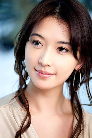 好きな女優さんの写真を貼ると、メイク方法を教えてもらえるトピ