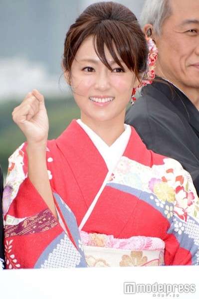 着物姿の有名人の画像を貼るトピ
