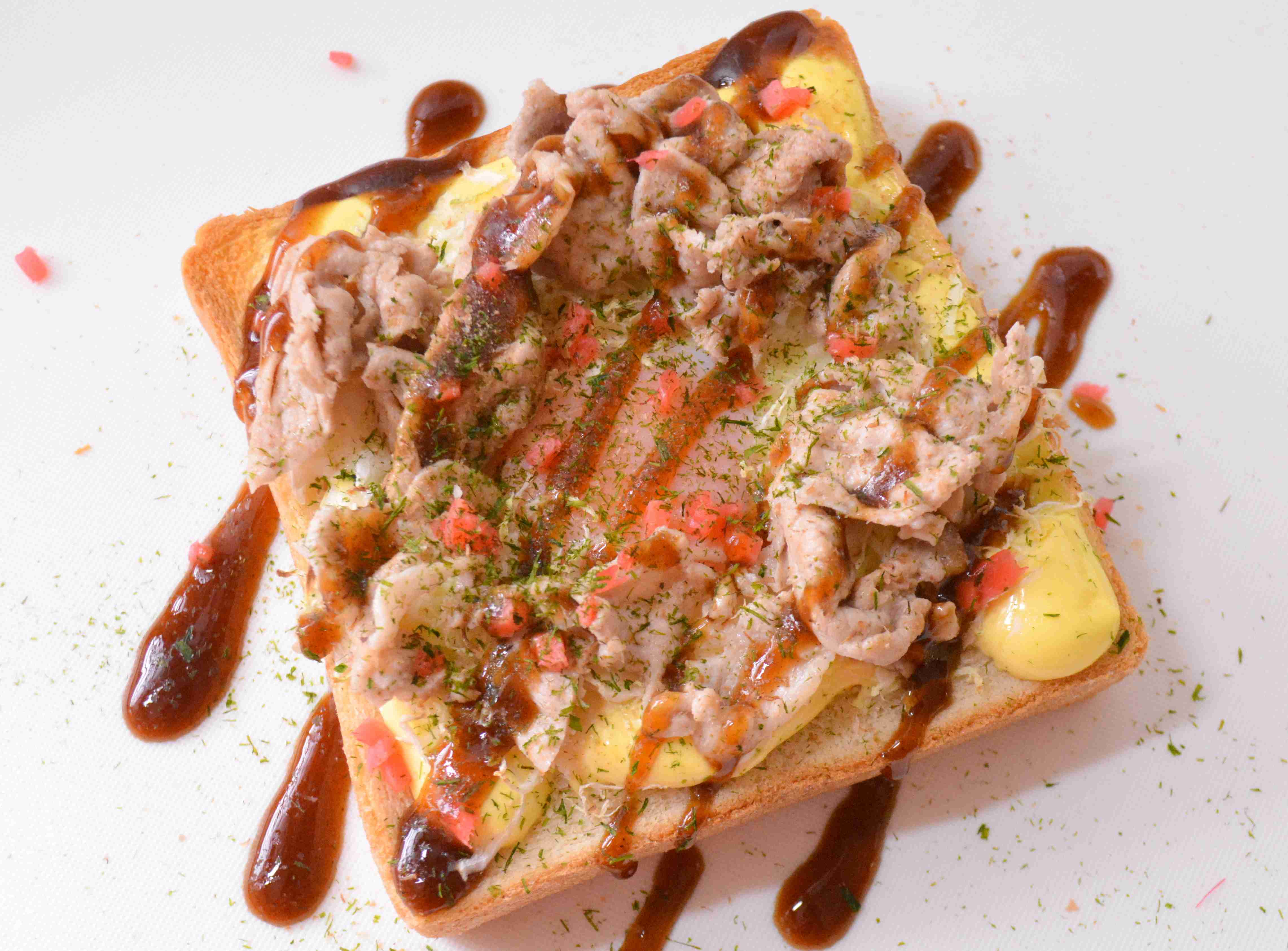 【レシピ】簡単安い「お好み焼きトースト」がマジでウマすぎ！冷蔵庫の残り物で作れるぞっ!! | ロケットニュース24