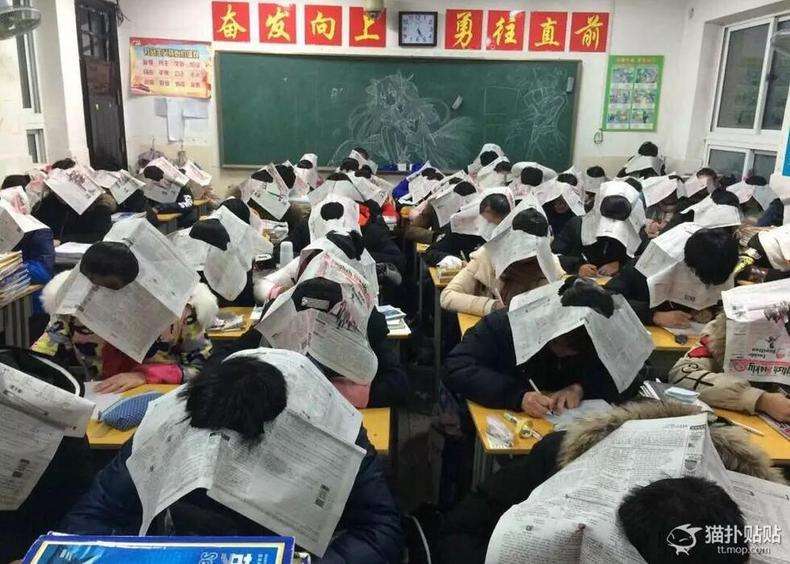 中国の「カンニング防止」アイテムがシュールだと話題に