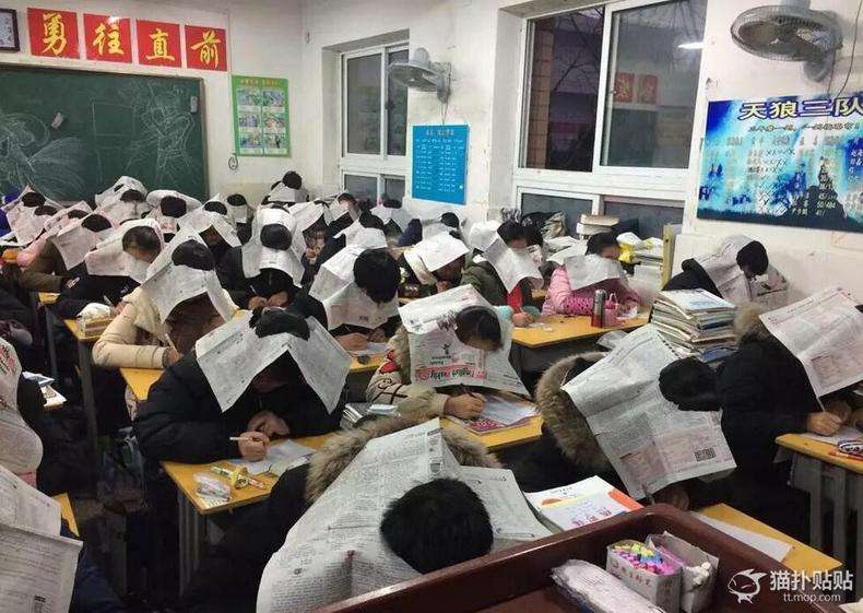 中国の「カンニング防止」アイテムがシュールだと話題に