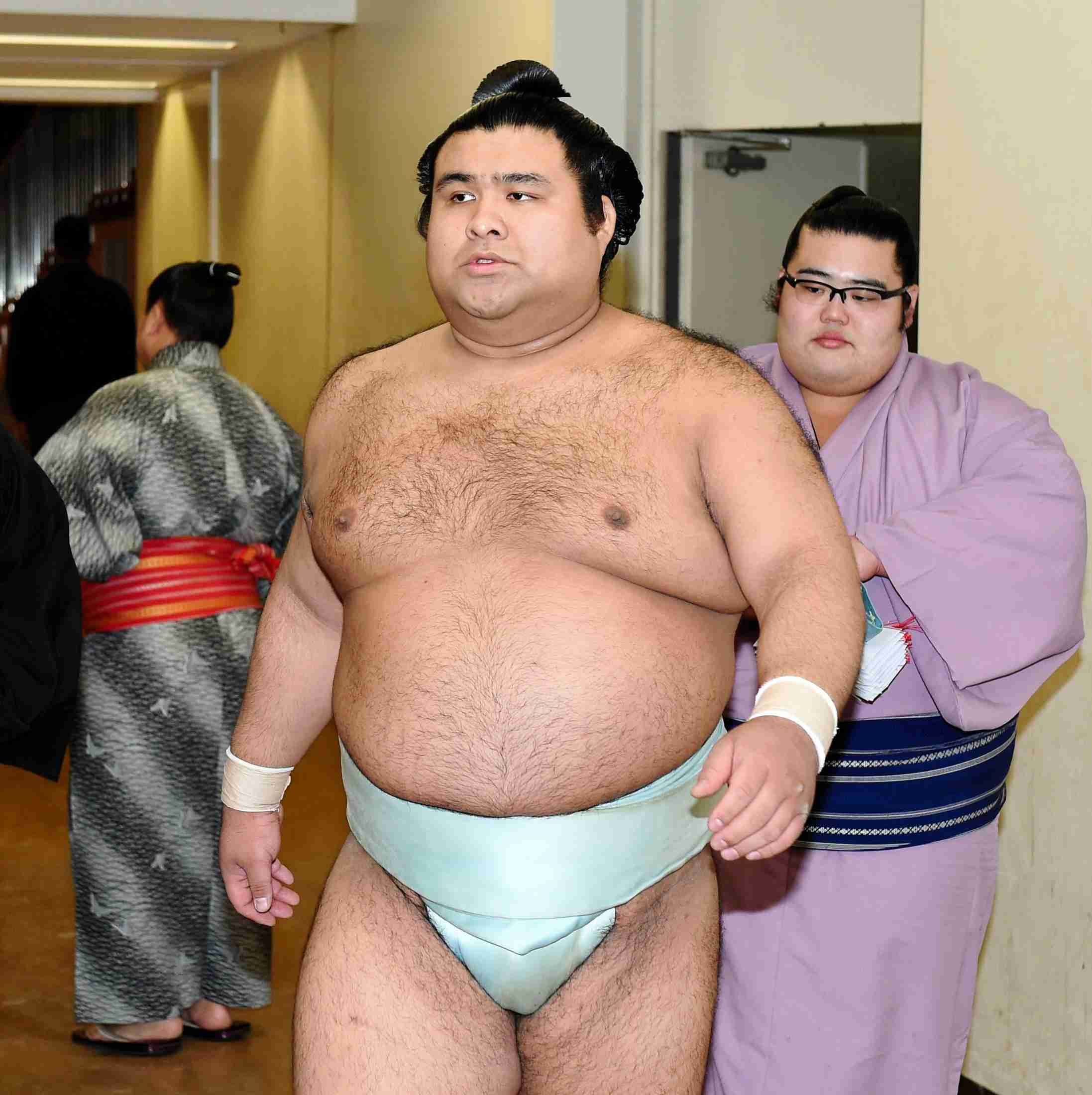 稀勢の里が優勝の日に漏らした弟弟子への感謝「高安のおかげだよ」 （デイリースポーツ） - Yahoo!ニュース