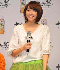 やけっぱち 新垣結衣が脱ぐ！ 連ドラで濃厚ベッドシーン披露 - エキサイトニュース(1/2)