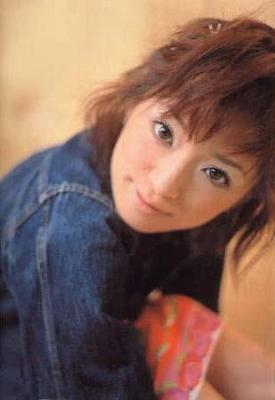 思わず二度見!? 浜崎あゆみ、限界ギリギリの肌出しショット公開で「セクスィ連発」「肌がぷるぷる！」