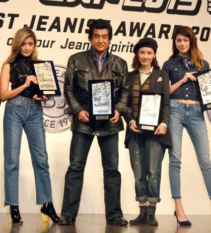 ローラ、ショーパン圧巻美脚に驚愕の声「脚なが！」「同じ人間とは思えない」