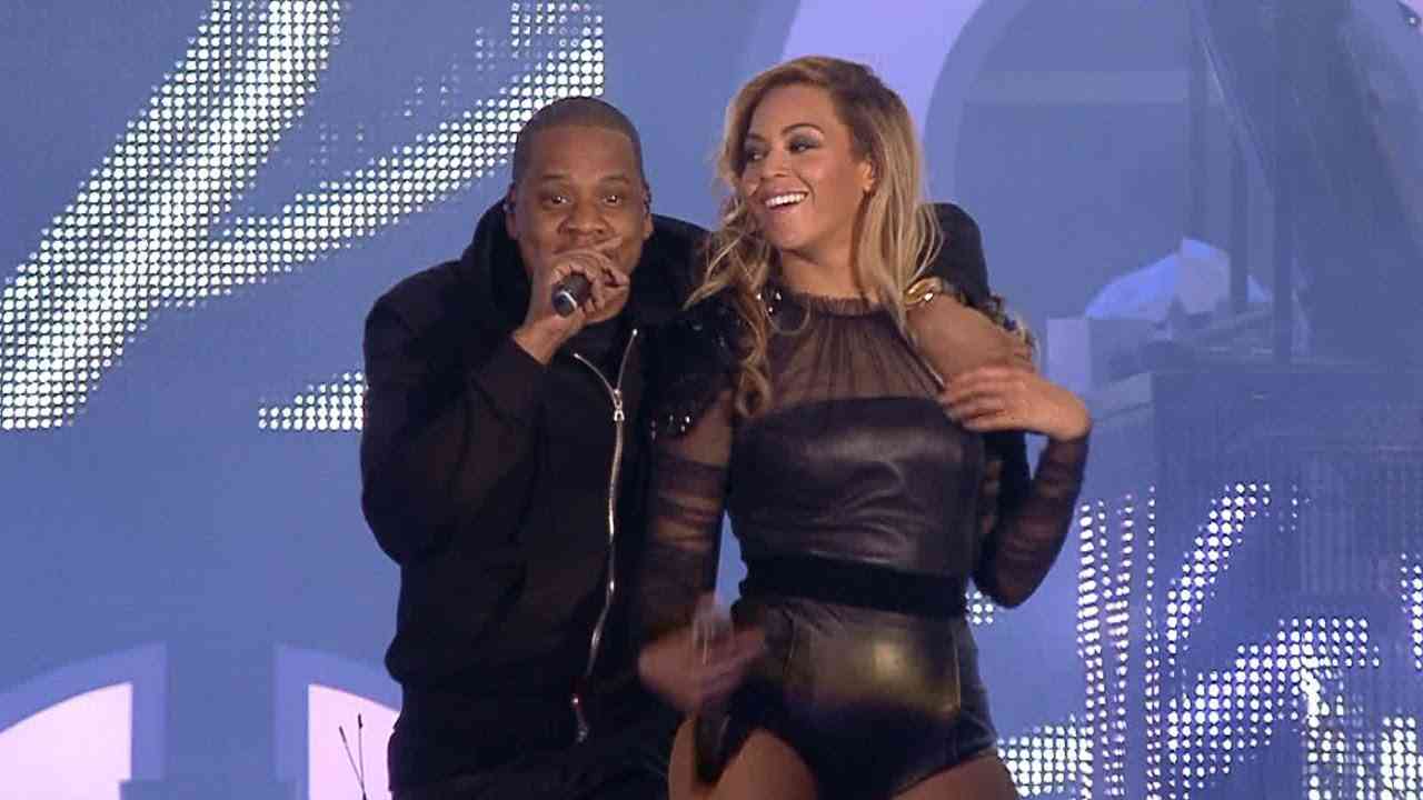 Beyoncé - Crazy In Love (ft. JAY Z) & Single Ladies Live at Chime For Change 2013 - YouTube