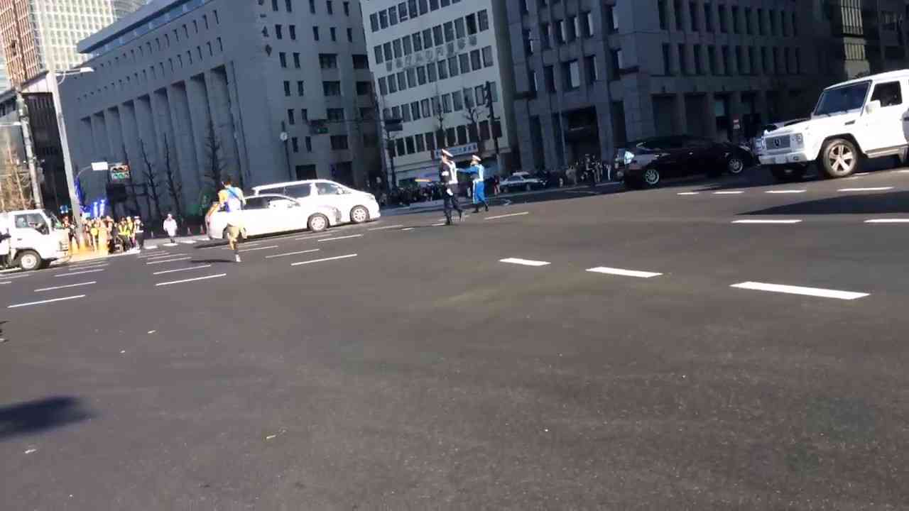【箱根駅伝】神大10区であわや大惨事 - YouTube