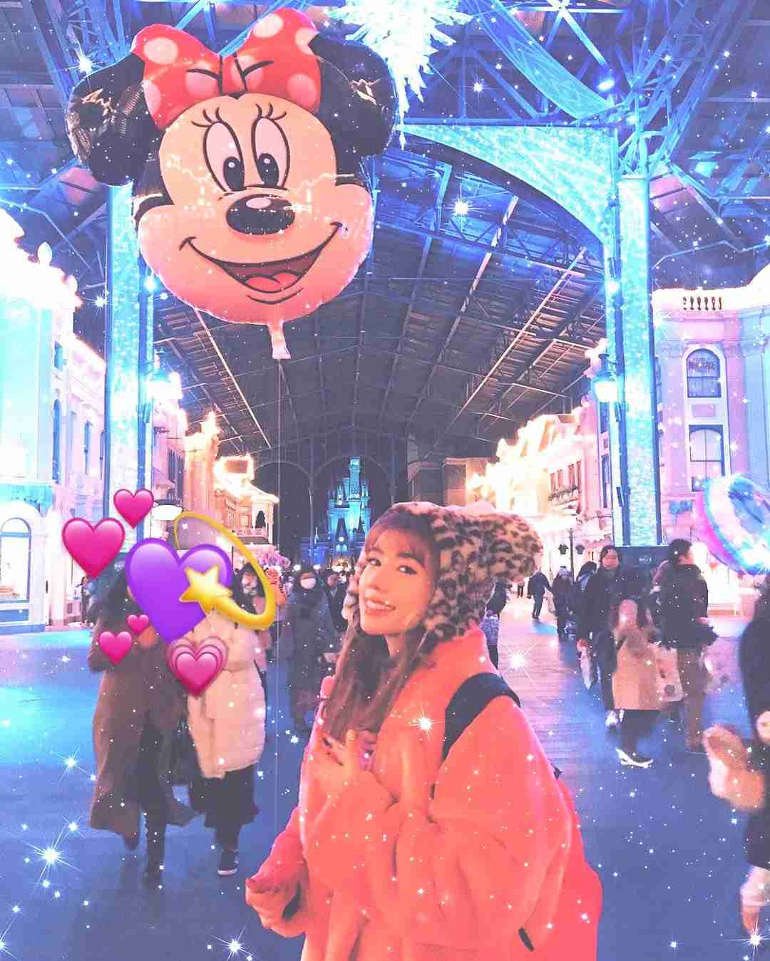 仲里依紗「ピンクの極み」ド派手なディズニーコーデが話題「似合いすぎ」「遭遇したい」