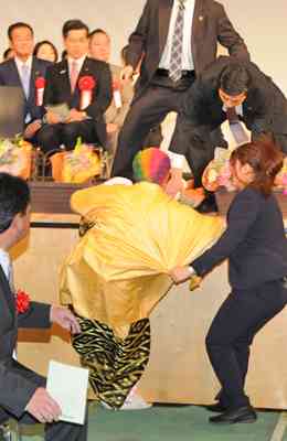 茨城 つくば市で19歳の新成人逮捕 成人式で警察官の職務妨害容疑 ガールズちゃんねる Girls Channel