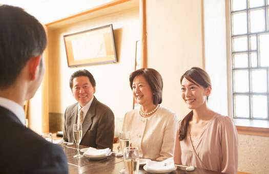 結婚前の両家顔合わせ