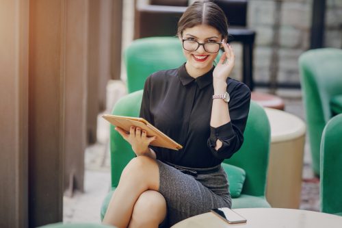 彼女が話せるとグッとくるモテ言語トップ3 圧倒的1位はフランス語 - Peachy - ライブドアニュース