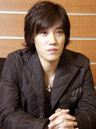 赤西仁、弟の写真を公開!「そっくり」と大反響