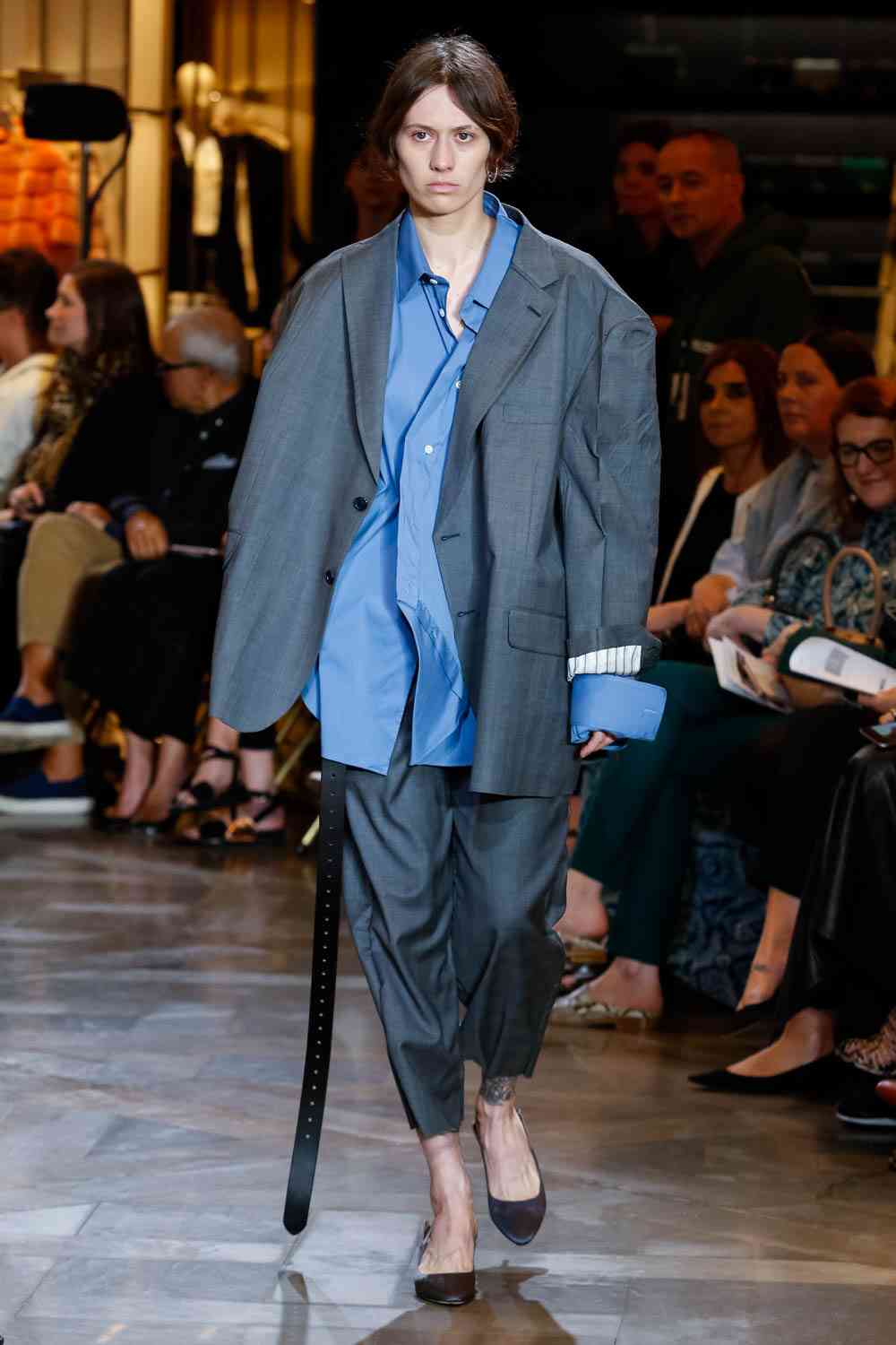 思わず二度見!? 浜崎あゆみ、限界ギリギリの肌出しショット公開で「セクスィ連発」「肌がぷるぷる！」