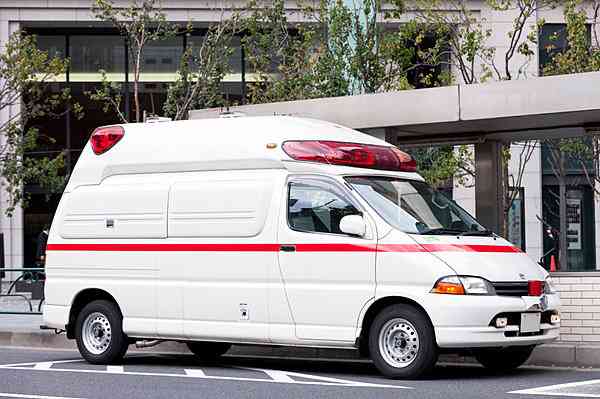 タクシー代わりに救急？  実態調べます…消防庁が方針