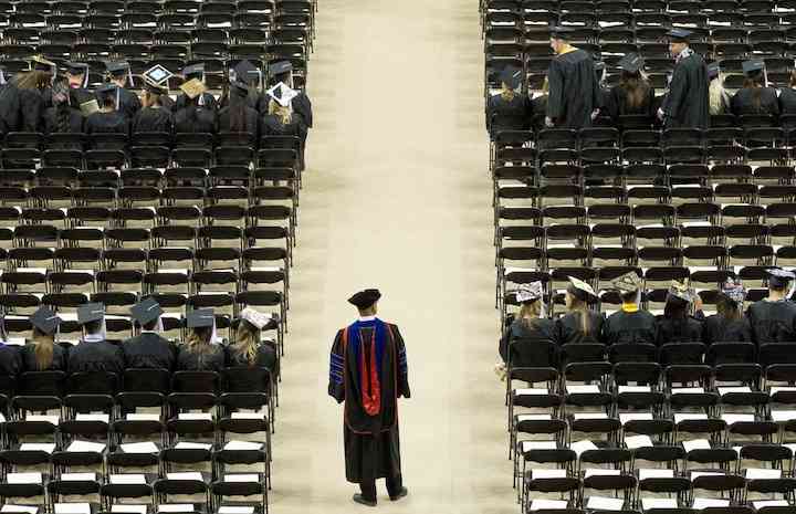 学歴の高い人ほど子どもが少ない?「ヒトの教育レベルが遺伝子上で劣化している」という研究結果が明らかに