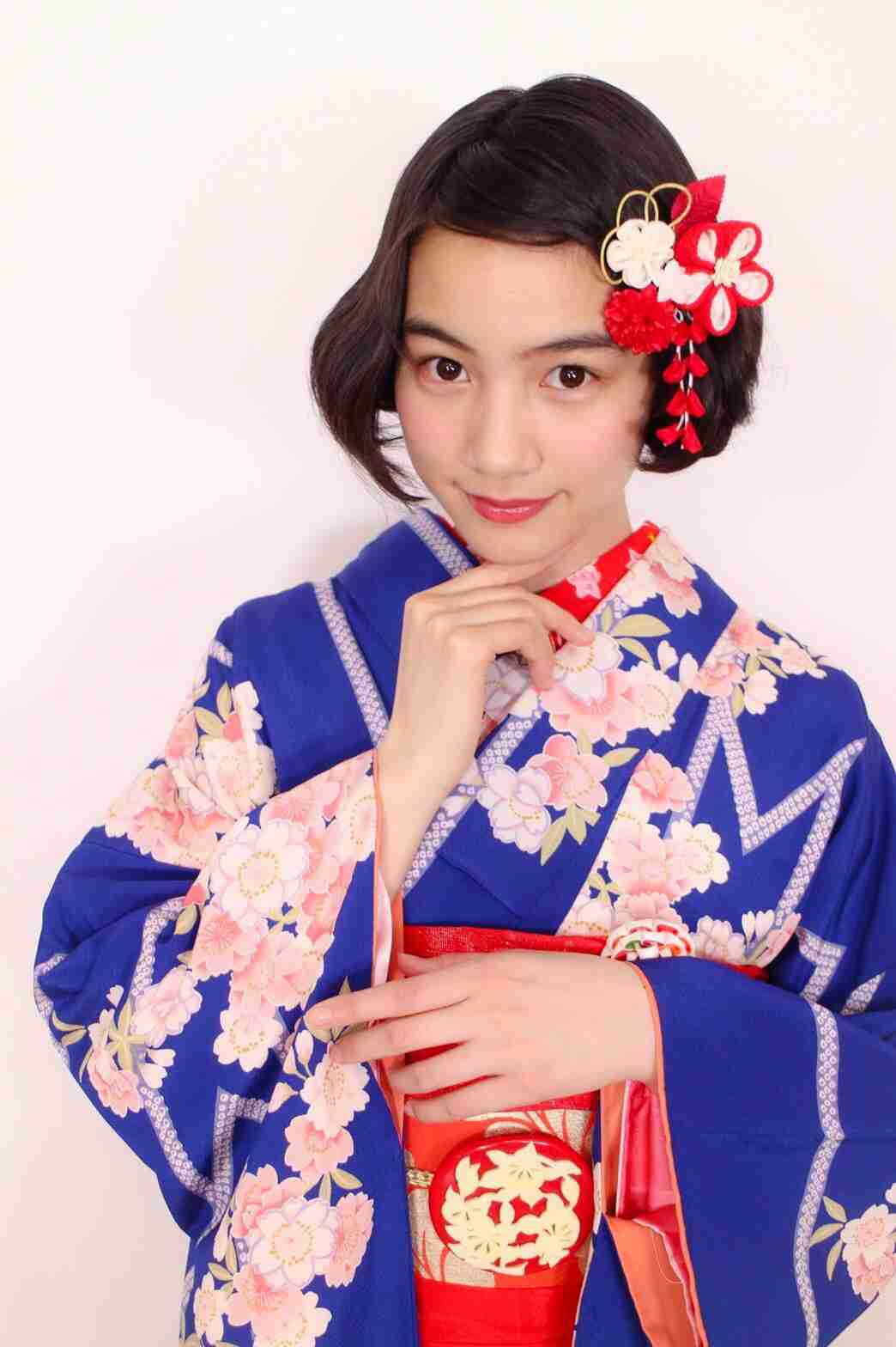 着物姿の有名人の画像を貼るトピ
