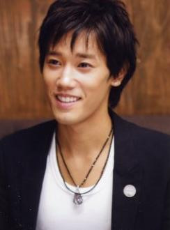 赤西仁、弟の写真を公開!「そっくり」と大反響