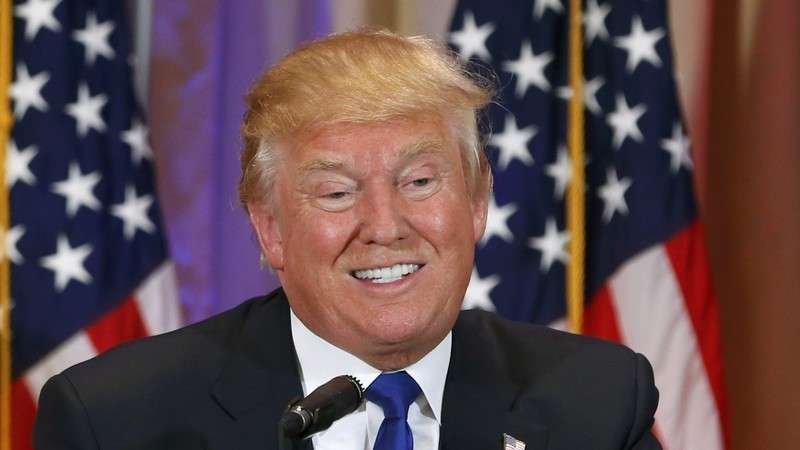 トランプ氏、新年のメッセージ「多くの敵、私と戦って酷い負け方をしてどうしていいかわからない人達を含め、皆さん新年おめでとう」