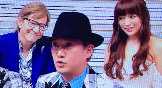 思わず二度見!? 浜崎あゆみ、限界ギリギリの肌出しショット公開で「セクスィ連発」「肌がぷるぷる！」