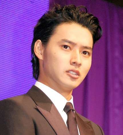 本当にサッカー経験者？山崎賢人が「VS嵐」で披露した棒演技ならぬ